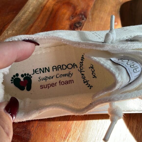 Jenn Ardor white, comfortable Slip on sneakers size 5. - Picture 7 of 7
